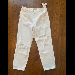 BRAND NEW WITH TAGS - Curve love high rise mom jeans - Abercrombie and Fitch